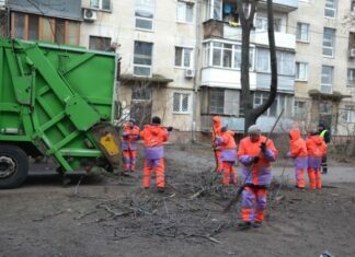 В Одессе перешли на новый формат уборки улиц