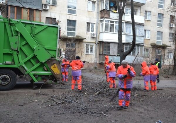 В Одессе перешли на новый формат уборки улиц