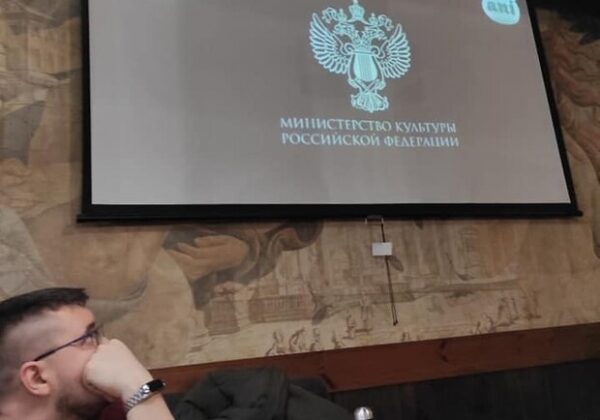 "Ждут оккупантов": одесский общественник заметил в ресторане герб РФ "Ждут оккупантов": одесский общественник заметил в ресторане герб РФ