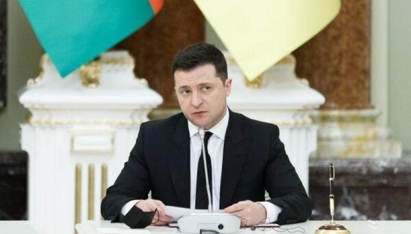 Зеленский дал нардепам 24 часа, чтобы вернуться в Украину Зеленский дал нардепам 24 часа, чтобы вернуться в Украину