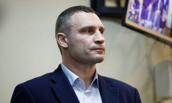 В Киеве сократили время комендантского часа В Киеве сократили время комендантского часа