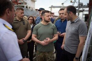 Зеленский посетил Одессу перед стартом "зернового коридора" Зеленский посетил Одессу перед стартом "зернового коридора"