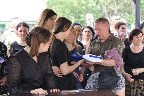 В Одесской области простились с погибшим 23-летним военным пилотом В Одесской области простились с погибшим 23-летним военным пилотом
