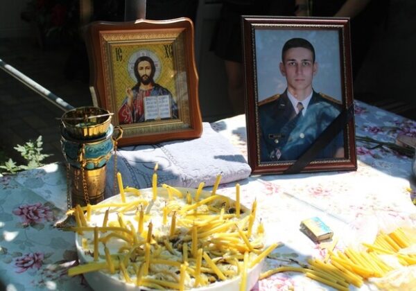В Одесской области простились с погибшим 23-летним военным пилотом В Одесской области простились с погибшим 23-летним военным пилотом