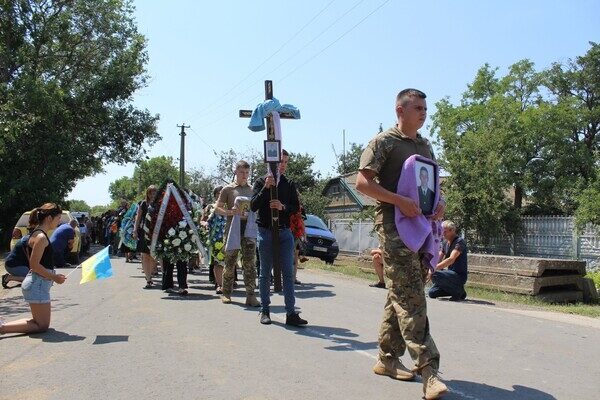 В Одесской области простились с погибшим 23-летним военным пилотом В Одесской области простились с погибшим 23-летним военным пилотом