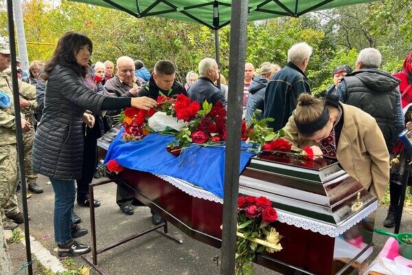 В Одесской области простились с двумя защитниками Украины В Одесской области простились с двумя защитниками Украины