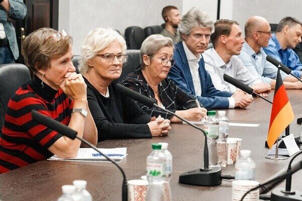 Глава Минобороны Германии рассказала, как пряталась во время воздушных тревог в Одессе Глава Минобороны Германии рассказала, как пряталась во время воздушных тревог в Одессе