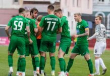 Пхнув жінку-арбітра у спину: відео підлого вчинку з чемпіонату України