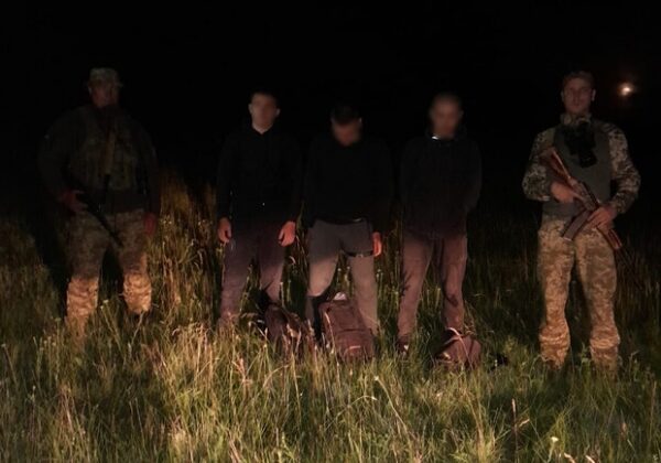 В Одесской области пограничники задержали трех нарушителей границы В Одесской области пограничники задержали трех нарушителей границы