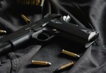 В Одессе мужчина с балкона стрелял из травматического оружия