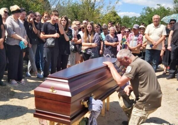 Погиб в Донецкой области: в Одесской области простились с бойцом морской пехоты Погиб в Донецкой области: в Одесской области простились с бойцом морской пехоты