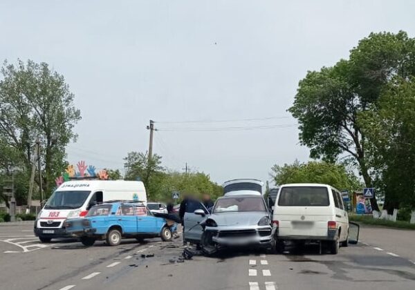 ДТП с участием трех автомобилей в Одесском районе: есть погибший