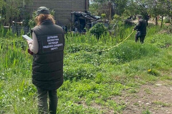 В Одессе обнаружили сбросы канализации в Черноморскую балку В Одессе обнаружили сбросы канализации в Черноморскую балку