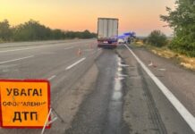 ДТП с участием фуры в Одесском районе: пострадали четыре человека