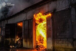 Масштабный пожар в Одесском районе: горел рынок "7-й километр" Масштабный пожар в Одесском районе: горел рынок "7-й километр"
