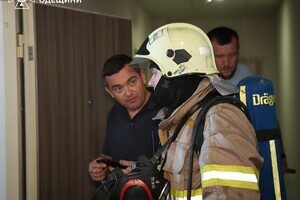 Пожар в ЖК "Одесские традиции": среди спасенных ребенок, есть пострадавшая Пожар в ЖК "Одесские традиции": среди спасенных ребенок, есть пострадавшая
