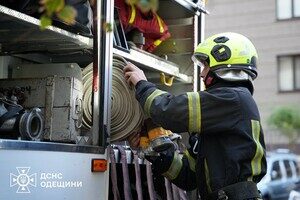 Пожар в ЖК "Одесские традиции": среди спасенных ребенок, есть пострадавшая Пожар в ЖК "Одесские традиции": среди спасенных ребенок, есть пострадавшая