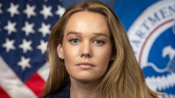 Пресс-секретарь DHS Триша Маклафлин уходит в отставку Пресс-секретарь DHS Триша Маклафлин уходит в отставку