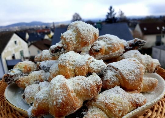 Хрусткі рогалики з джемом: смачно, як у дитинстві