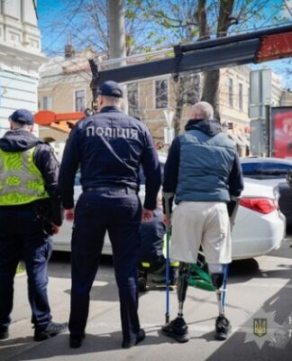 В Одессе провели рейд на парковках для людей с инвалидностью: нарушителей эвакуировали