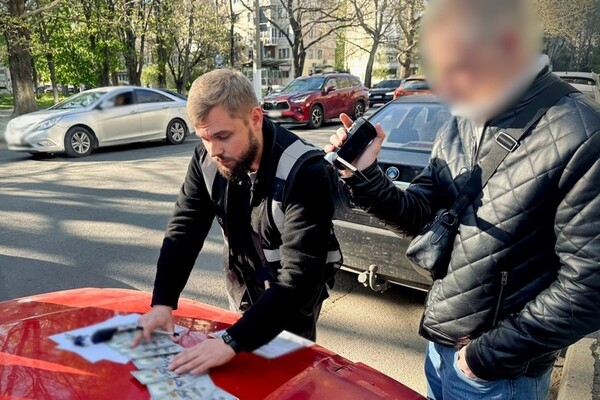 Или плати, или в штурмовики: в Одессе военный требовал деньги за службу в тылу
