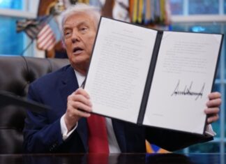 Трамп грозит установить тарифы 25% на автомобили из ЕС