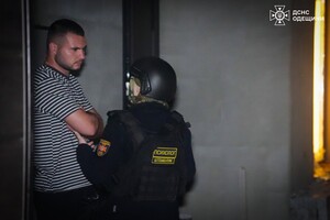 Ночной удар по Одесскому району: пострадал человек Ночной удар по Одесскому району: пострадал человек